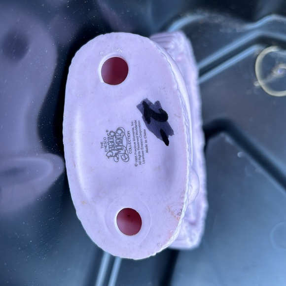 Precious Moments MOTHER Sew Dear To My Mother Embroidering Cross Stitcher Heart - Picture 3 of 3